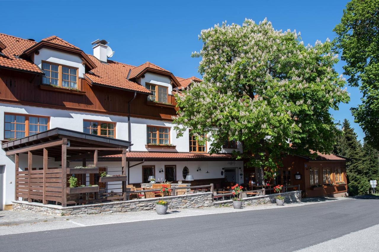 Zum Fally - Landgasthof Kirchberg am Wechsel Exterior foto