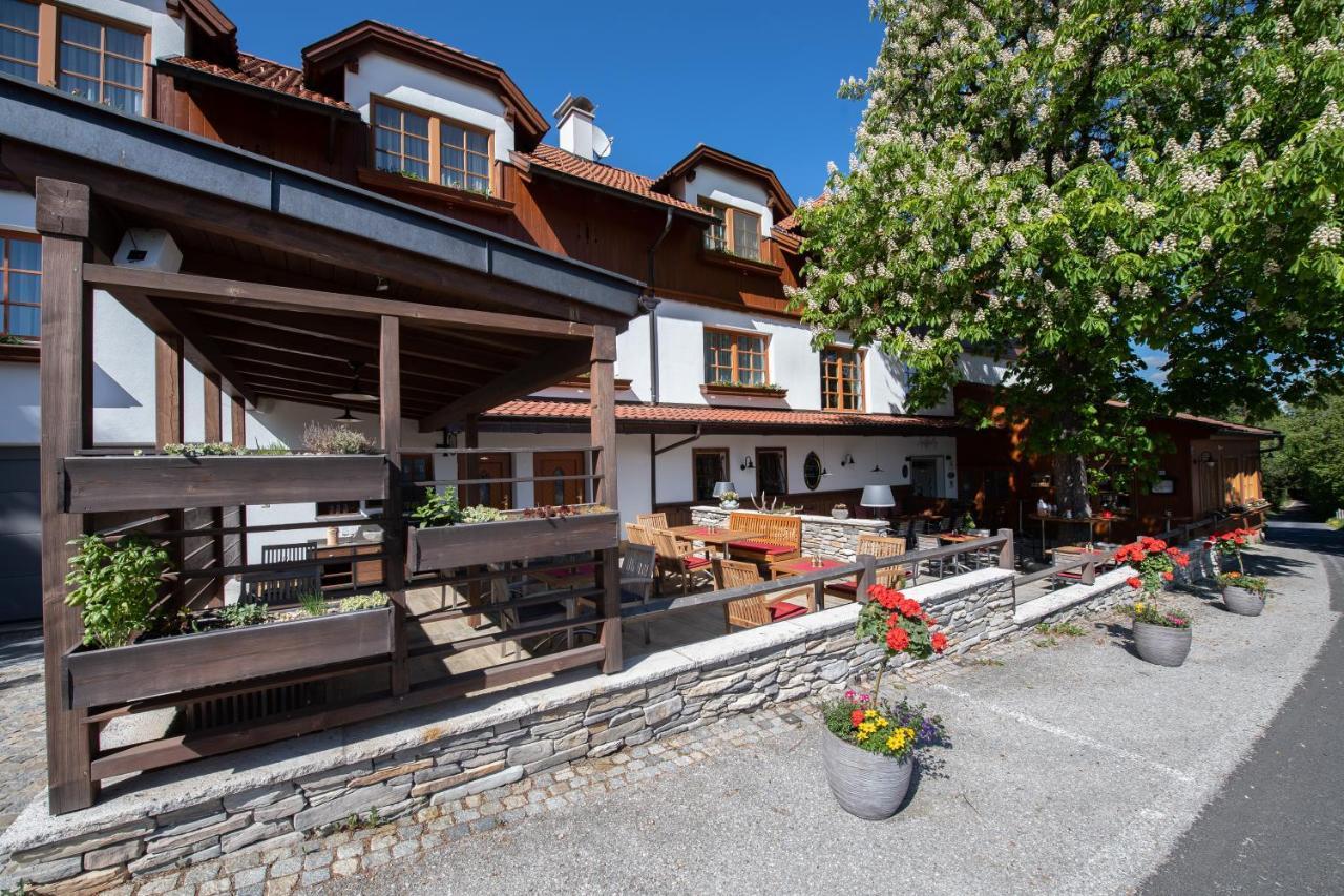 Zum Fally - Landgasthof Kirchberg am Wechsel Exterior foto